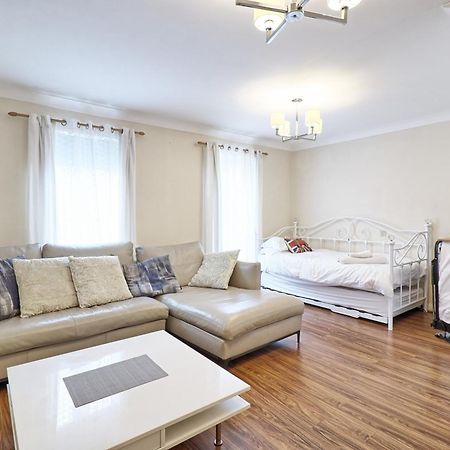 By Buildersbeds - Paignton House 4 Bedrooms Harold Wood Exterior foto