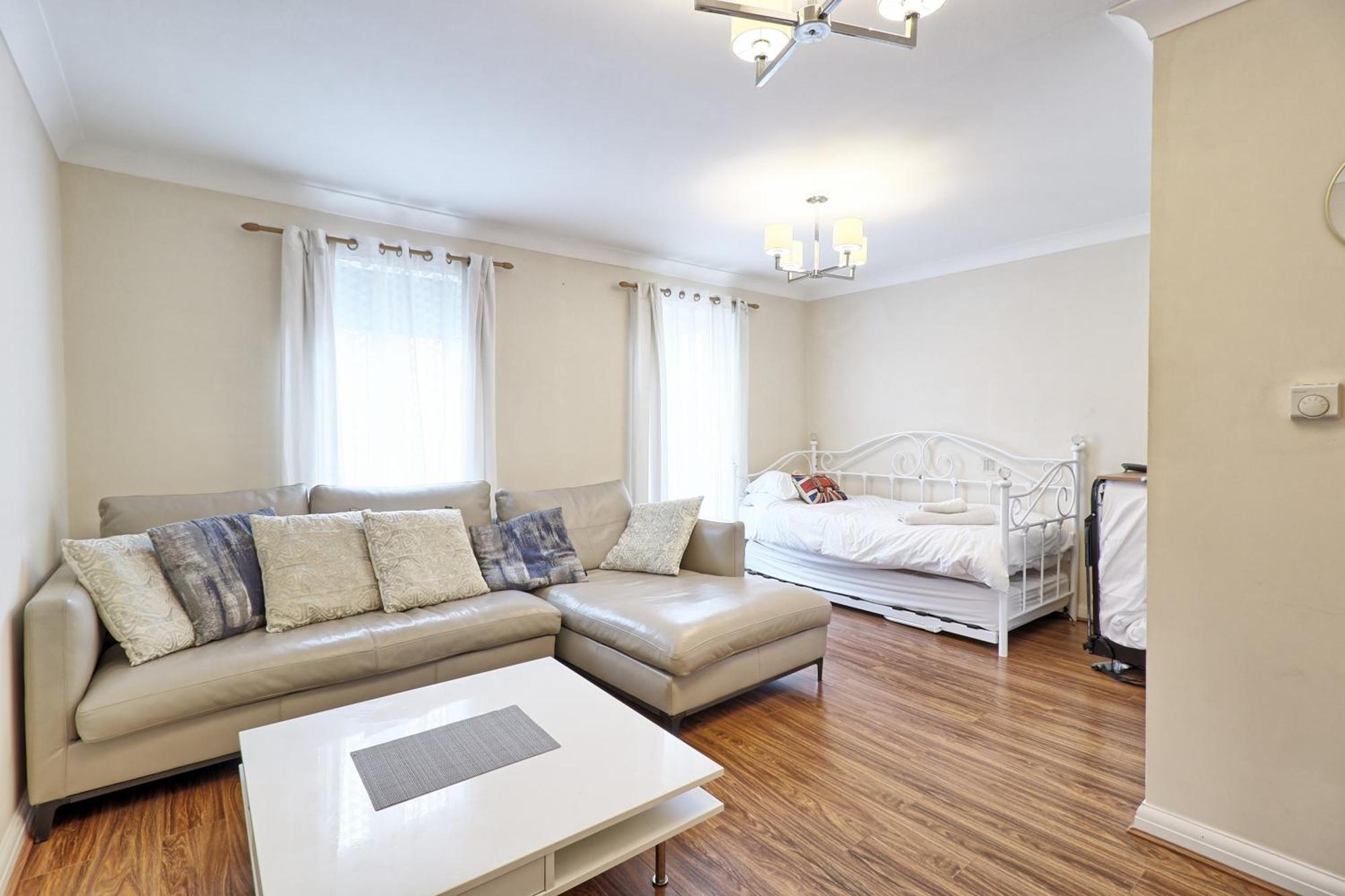 By Buildersbeds - Paignton House 4 Bedrooms Harold Wood Exterior foto