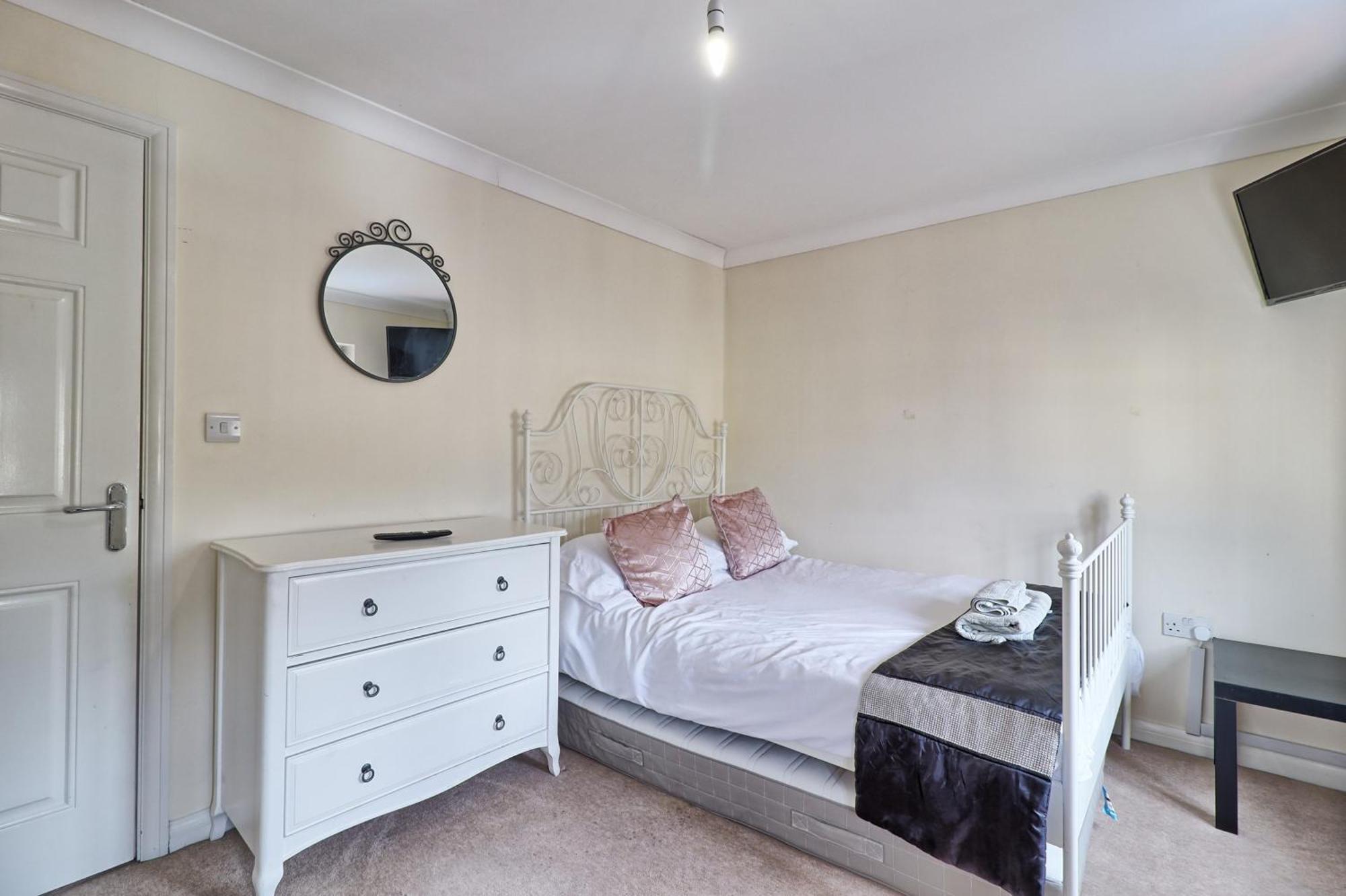 By Buildersbeds - Paignton House 4 Bedrooms Harold Wood Exterior foto