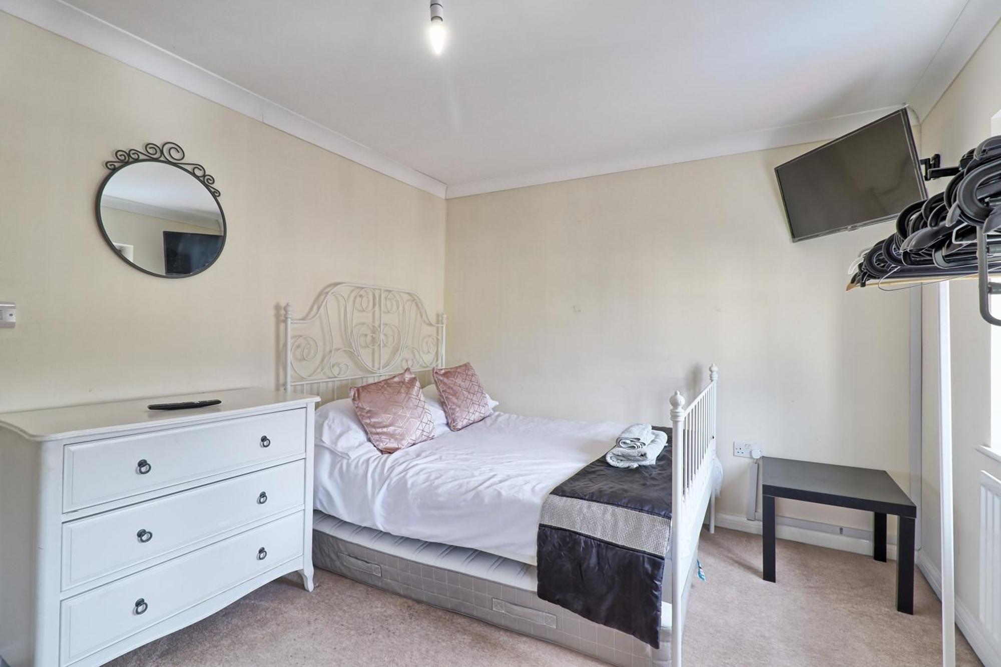 By Buildersbeds - Paignton House 4 Bedrooms Harold Wood Exterior foto